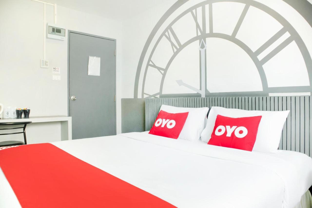 Oyo 501 At Night Hostel Phuket Εξωτερικό φωτογραφία