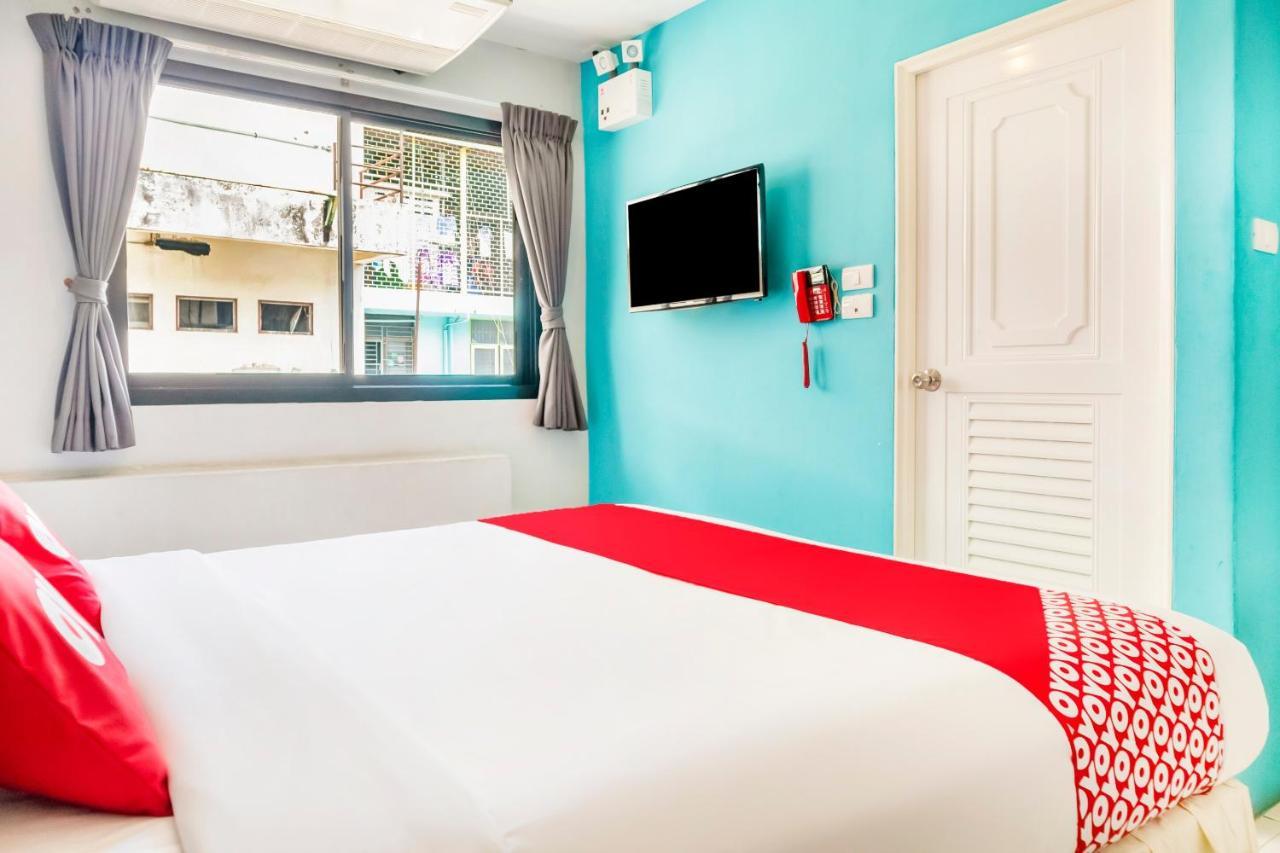 Oyo 501 At Night Hostel Phuket Εξωτερικό φωτογραφία
