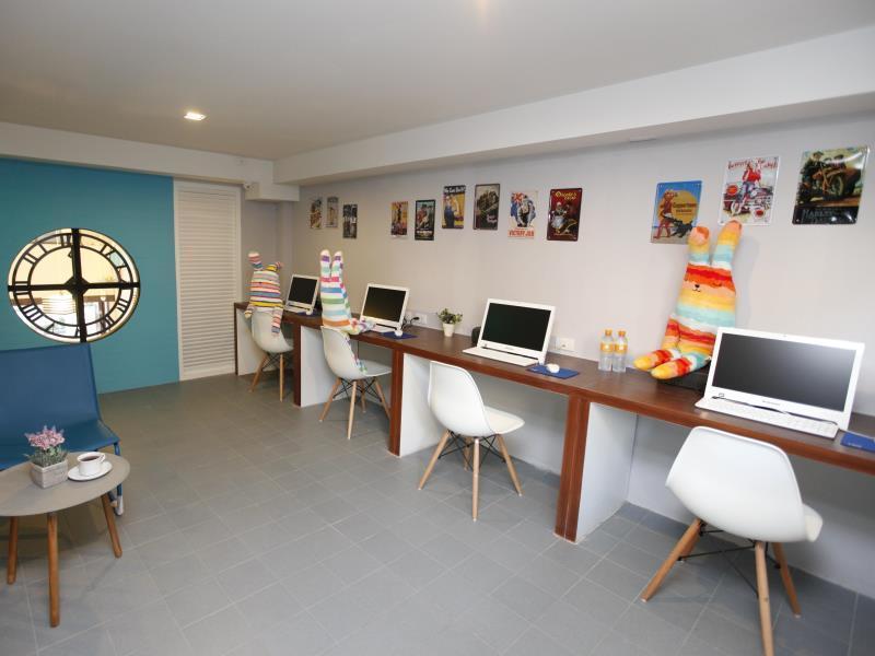 Oyo 501 At Night Hostel Phuket Εξωτερικό φωτογραφία
