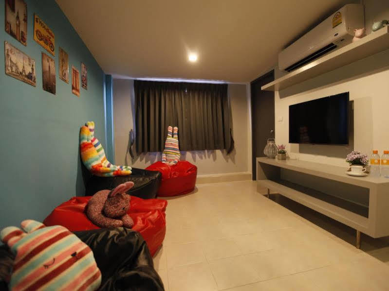 Oyo 501 At Night Hostel Phuket Εξωτερικό φωτογραφία