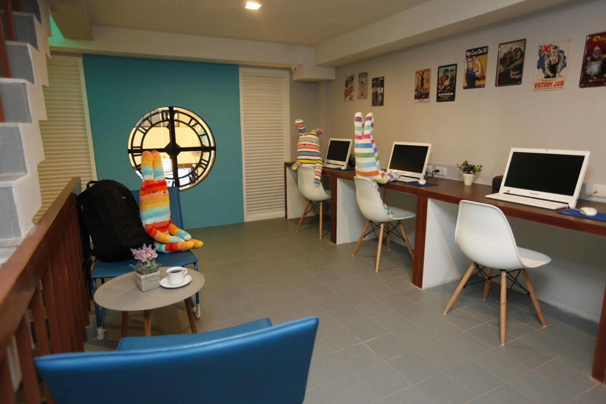 Oyo 501 At Night Hostel Phuket Εξωτερικό φωτογραφία