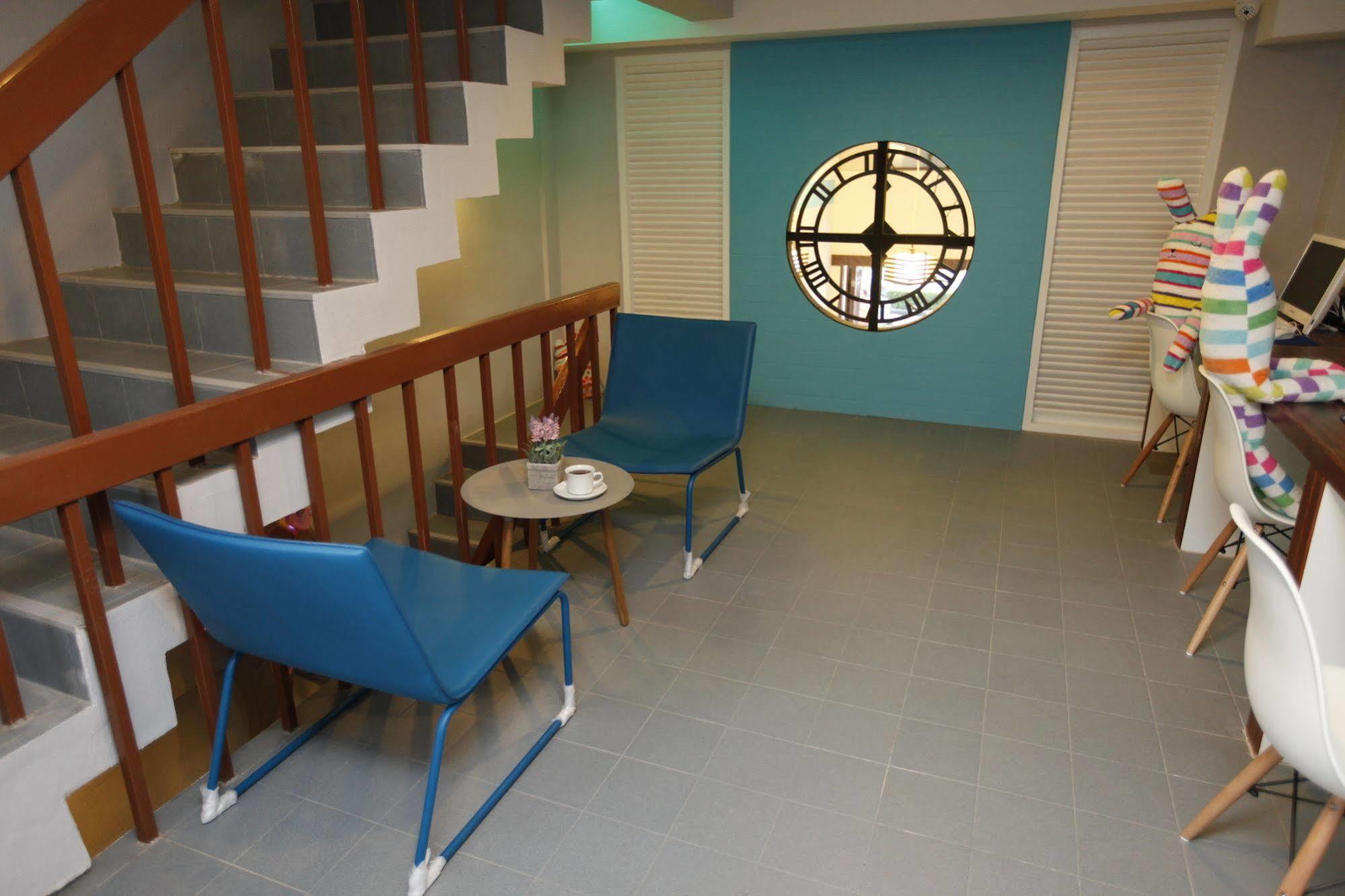Oyo 501 At Night Hostel Phuket Εξωτερικό φωτογραφία